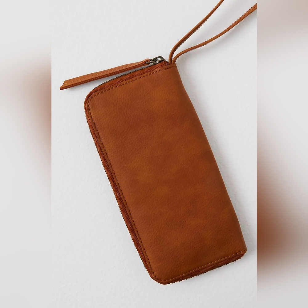 Free People Distressed Brown Vegan Leather Wallet – NWT - Picture 3 of 5